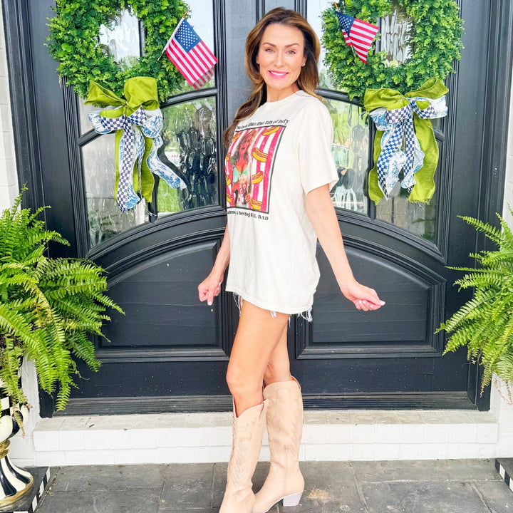 Jennifer Coolidge "Makes Me Want a Hot Dog" Graphic Tee - Timber &amp; Velvet Boutique