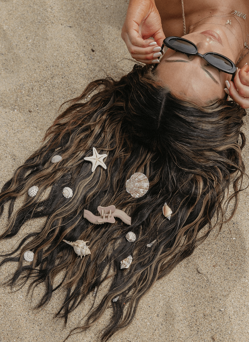 Kaxi Midi Wavy Hold Everything Claw - Timber &amp; Velvet Boutique