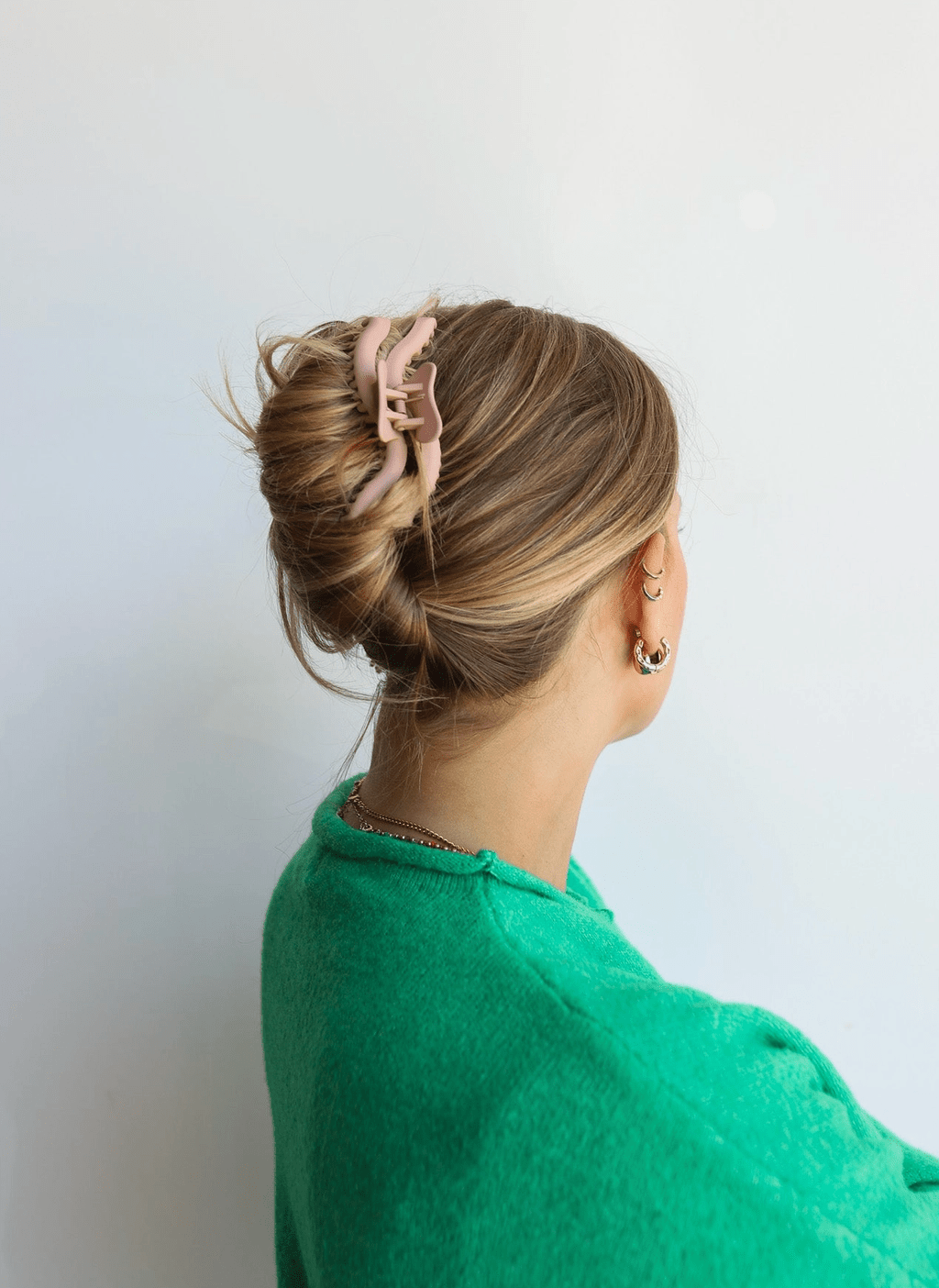 Kaxi Midi Wavy Hold Everything Claw - Timber &amp; Velvet Boutique