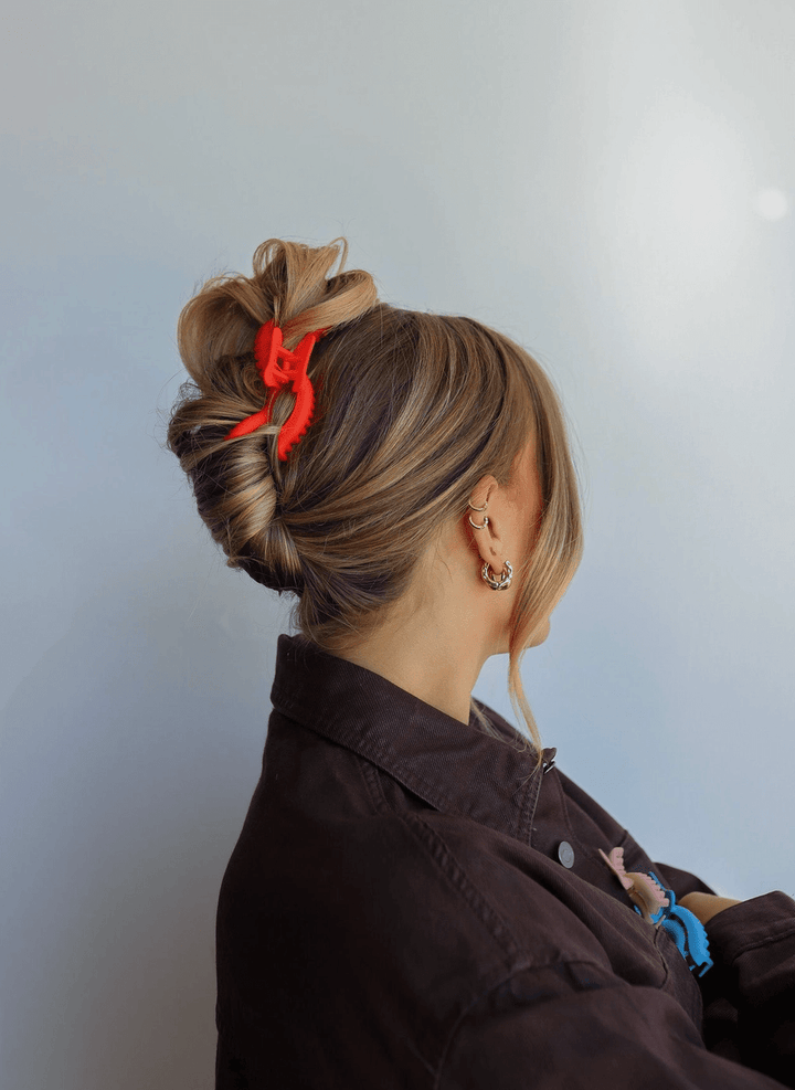 Kaxi Midi Wavy Hold Everything Claw - Timber &amp; Velvet Boutique