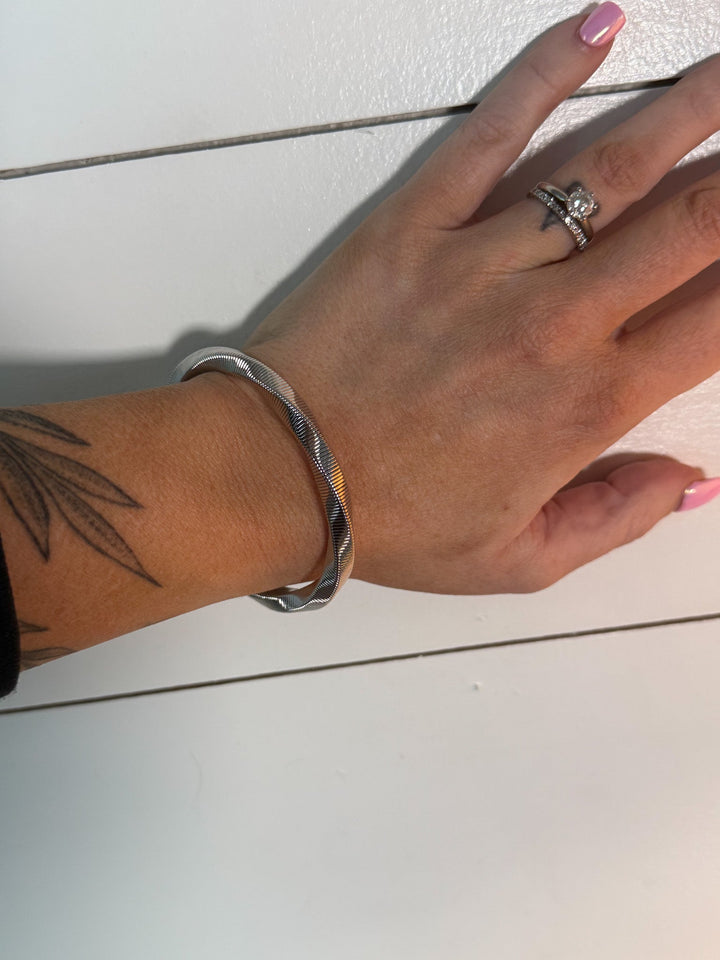 The Avalon Twisted Bangle - Timber &amp; Velvet Boutique