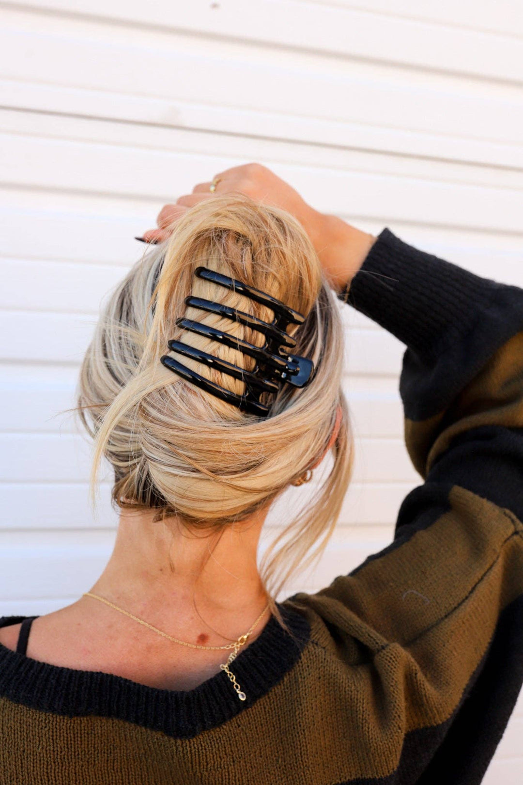 The Layback Claw - Timber & Velvet Boutique